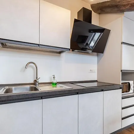 New! Bright - Museo Egizio Apartment *